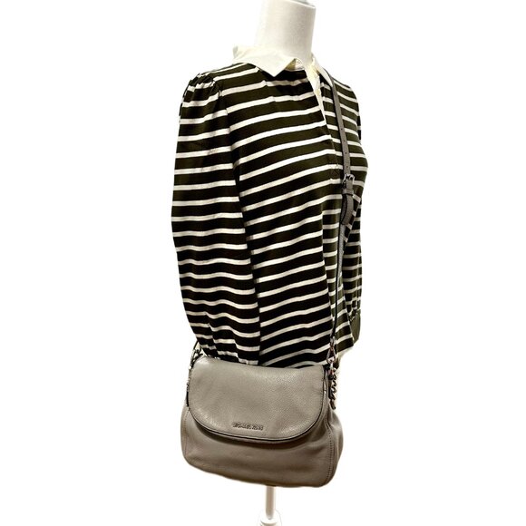 Michael Kors Bedford Pebbled Leather Shoulder/Crossbody Bag Gray with Tassel - Picture 14 of 16